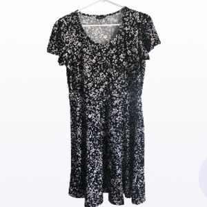 Dainty Floral flare Midi dress, black-and-white size medium